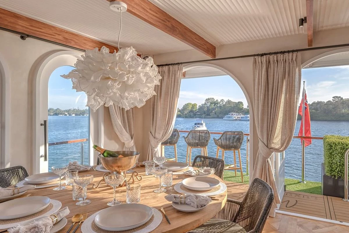 Martini Luxury Boat House